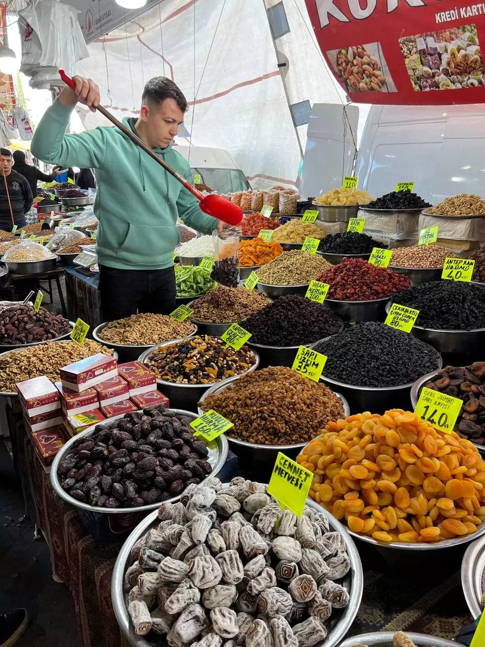 Продавец сухофруктов